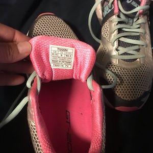 ASICS GT-2000 women’s size 9
